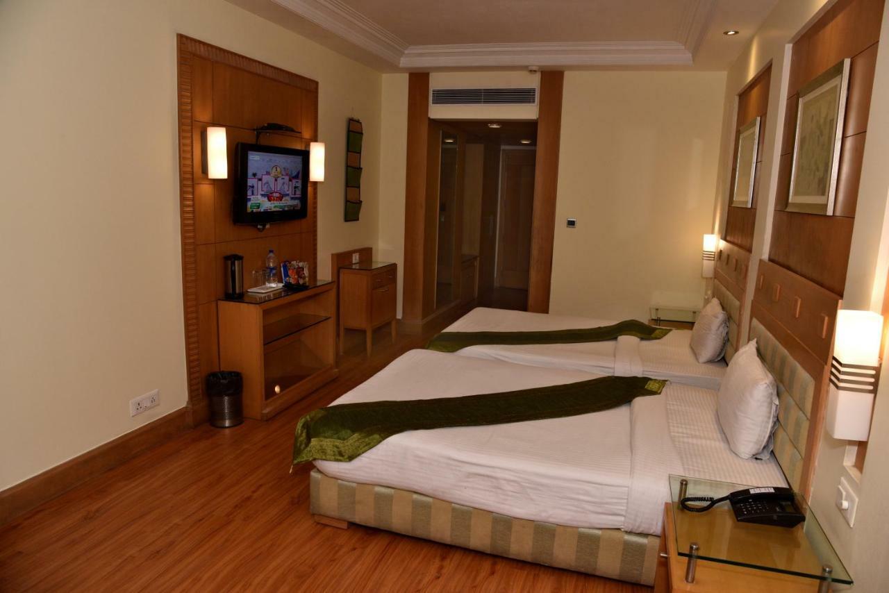 Hotel Western Court Csandígarh Kültér fotó